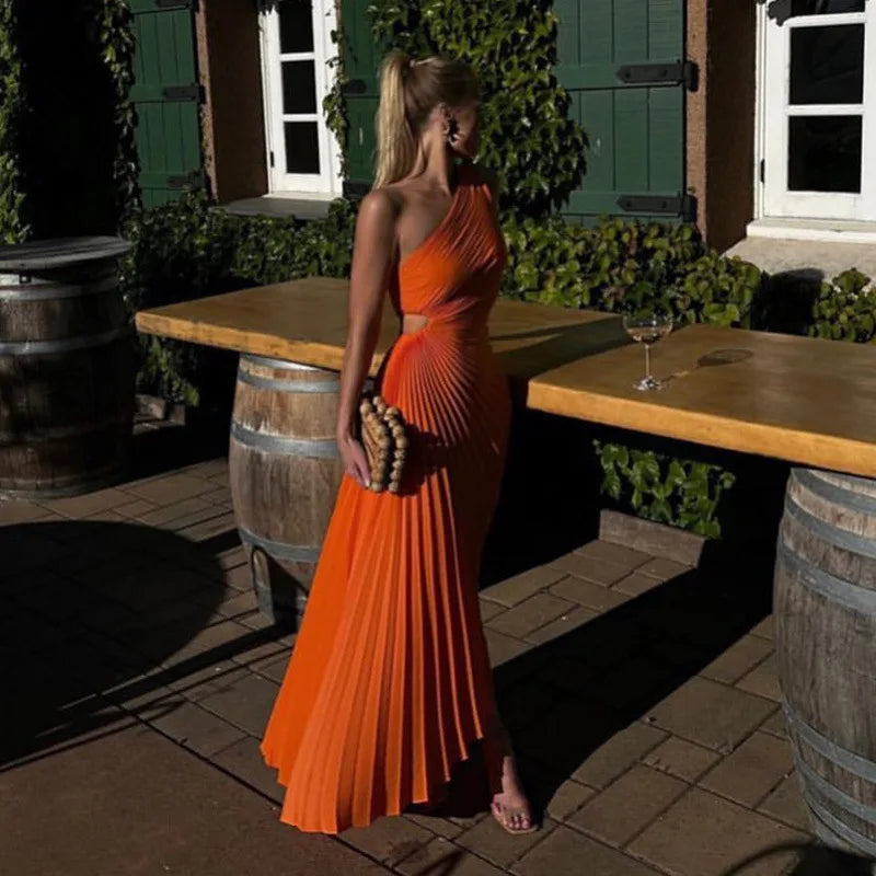 Spring Summer New Dress Women's Fashion Solid Color One Shoulder Slim Fit Dress Women's Sexy Pleated Elegant Party Formal Dress