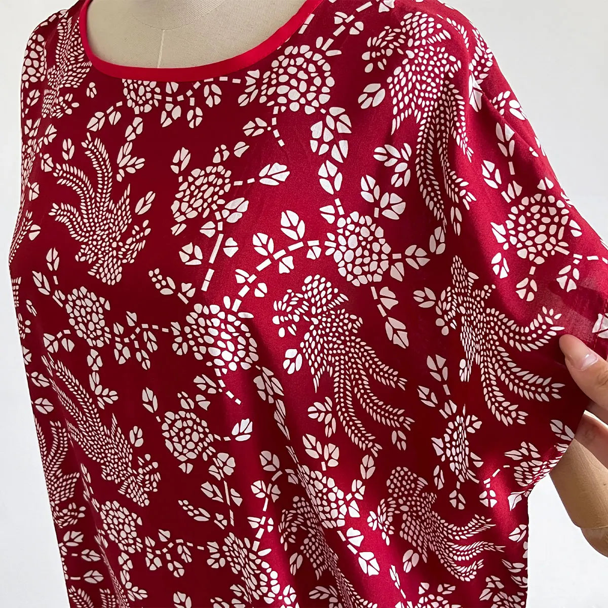New Spring and Summer Dresses For Women Elegant Printed Silk Muslim Lady Kaftan Beach Sun Protection Seaside Holiday Dress