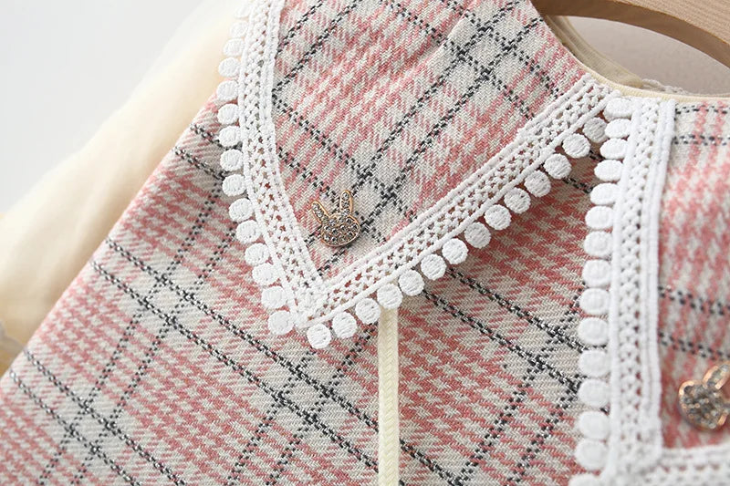 Spring and Autumn Girls' Long sleeved Dress Sweet and Fragrant Style Pattern Mesh Sleeves Princess Dress Comes with Bag