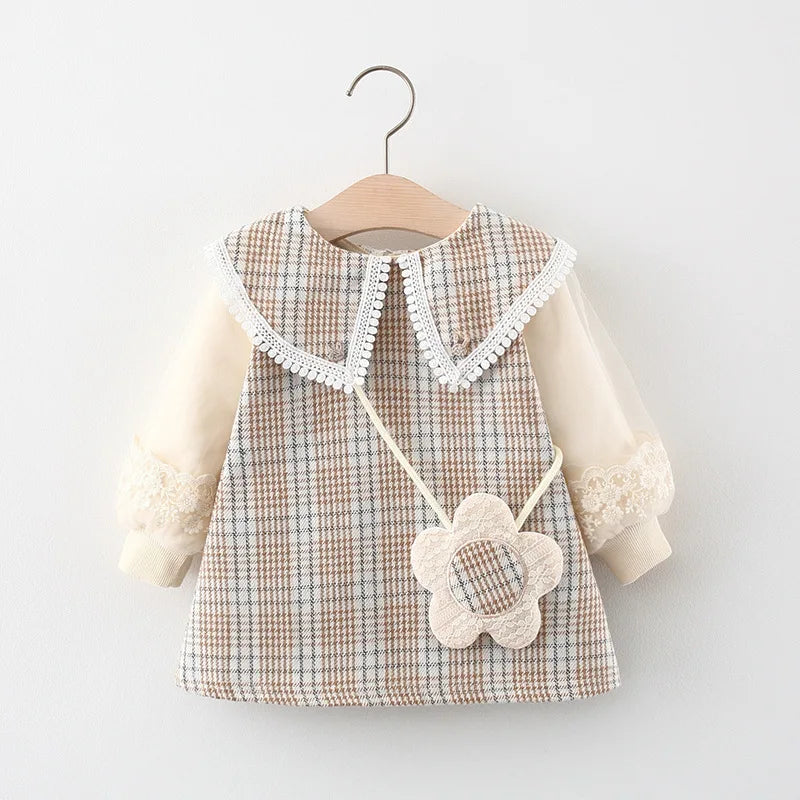 Spring and Autumn Girls' Long sleeved Dress Sweet and Fragrant Style Pattern Mesh Sleeves Princess Dress Comes with Bag