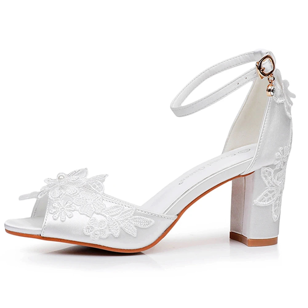 Crystal Queen Bride Sandals Solid Flower Chunky High Heel Ankle Buckle Pumps Elegant White Lace Women Wedding Shoes