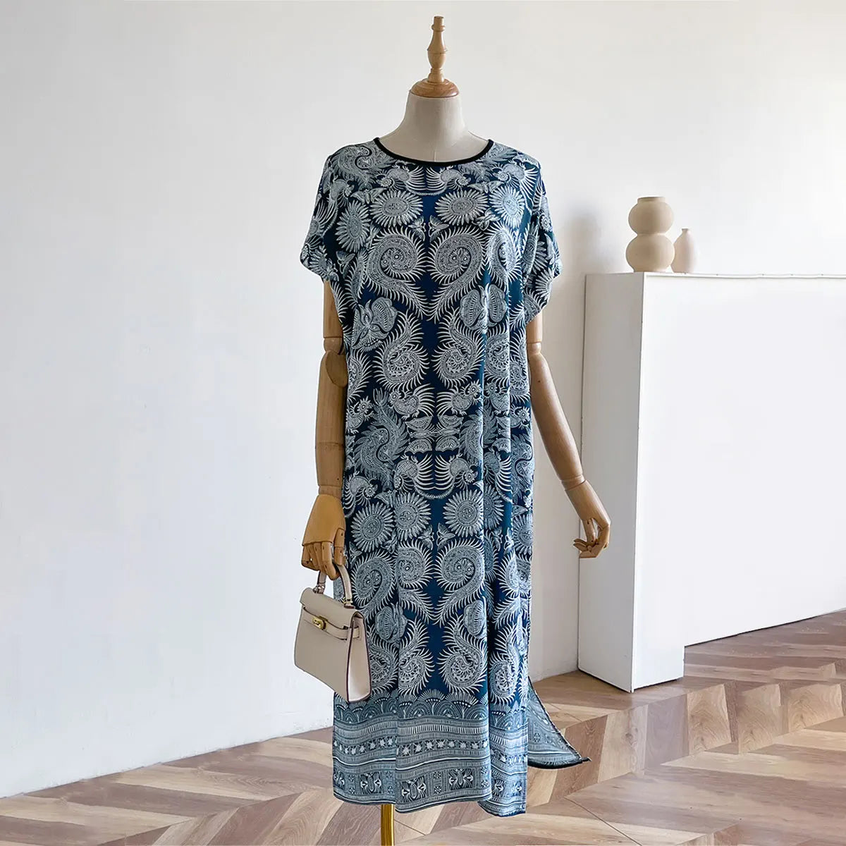 New Spring and Summer Dresses For Women Elegant Printed Silk Muslim Lady Kaftan Beach Sun Protection Seaside Holiday Dress