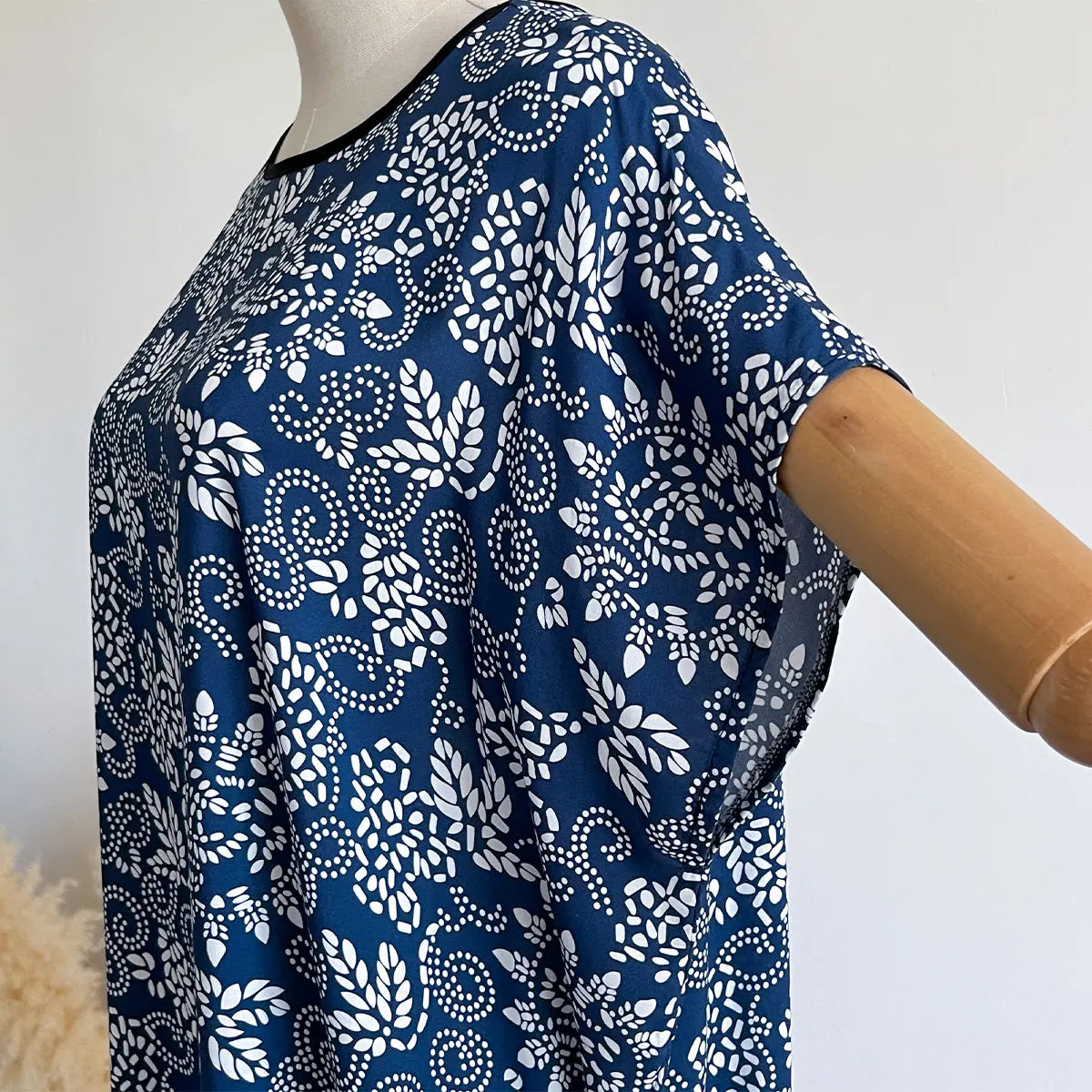 New Spring and Summer Dresses For Women Elegant Printed Silk Muslim Lady Kaftan Beach Sun Protection Seaside Holiday Dress