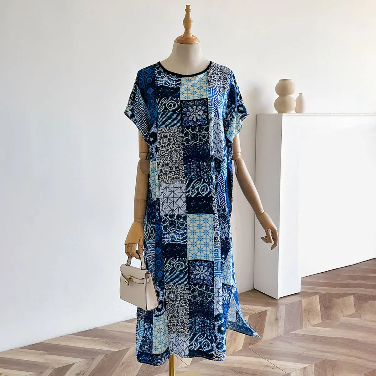 New Spring and Summer Dresses For Women Elegant Printed Silk Muslim Lady Kaftan Beach Sun Protection Seaside Holiday Dress