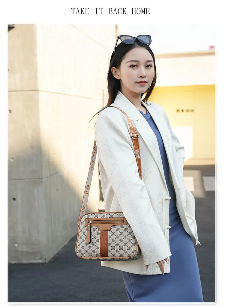 Women's Bag 2025 New Spring Versatile Fashion Crossbody Bag Simple and Premium Single Shoulder Mobile Small Square Purse Handbag