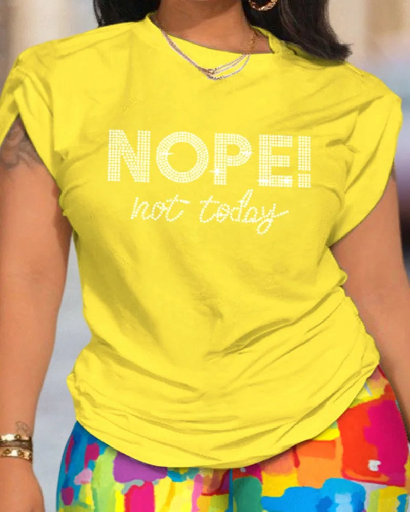Two Piece Short Sets Print Letter Round Neck T Shirts High Waist Pants Splice Tops Pullover Summer Ladies Beach Style