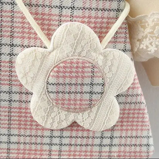 Spring and Autumn Girls' Long sleeved Dress Sweet and Fragrant Style Pattern Mesh Sleeves Princess Dress Comes with Bag