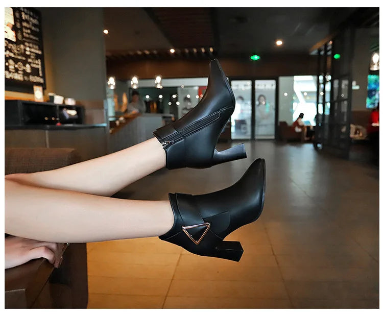 Women's Sexy Heels 2024 Autumn Winter Platform Buckle Pointed Ankle Boots Fashion High Quality Designer Women's Boot Botas Mujer