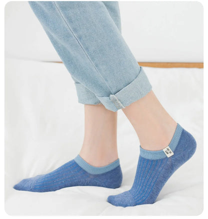 10 Pairs of Women Is Spring and Summer Letter Slogans Sweet Cute Fashionable and Comfortable College Style Fabric Label Socks