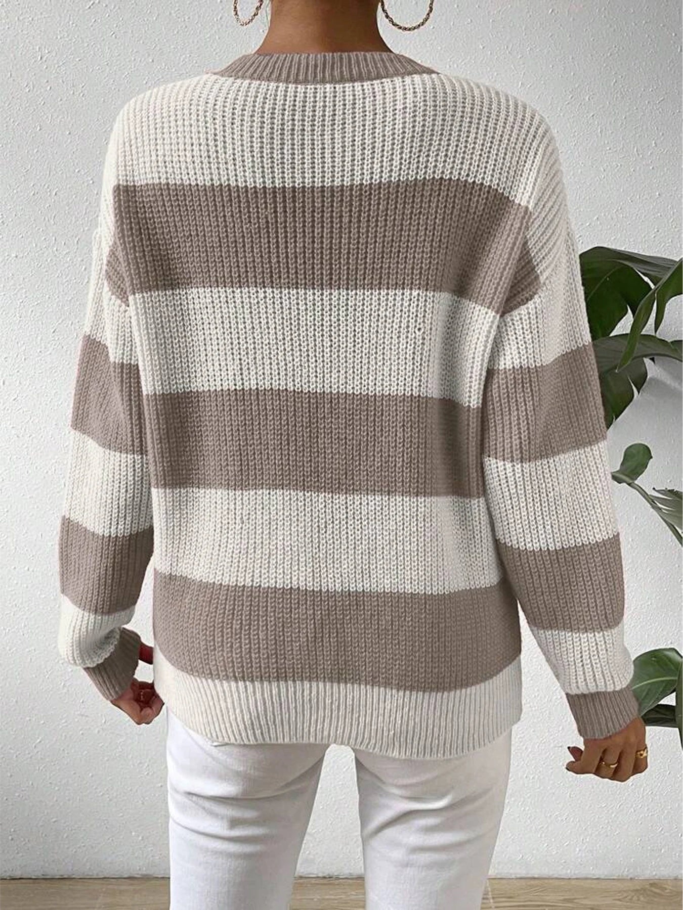 Women's autumn and winter contrasting striped round neck pullover knitted sweater