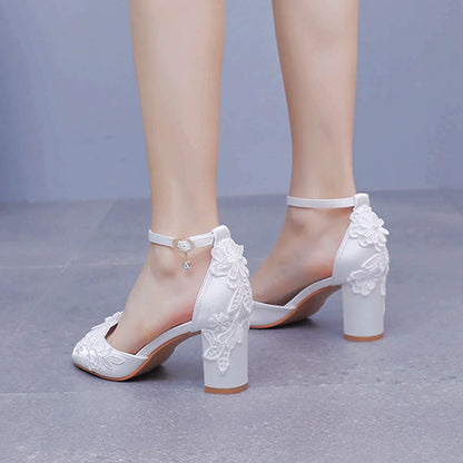 Crystal Queen Bride Sandals Solid Flower Chunky High Heel Ankle Buckle Pumps Elegant White Lace Women Wedding Shoes