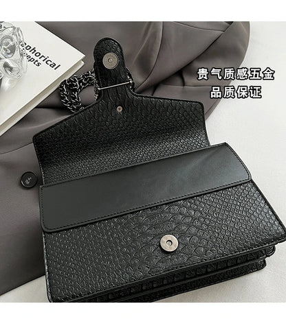 Retro Style Fashion Chain Shoulder Bag for Women Snake Pattern Crossbody Small Square Bag Trendy Accessory