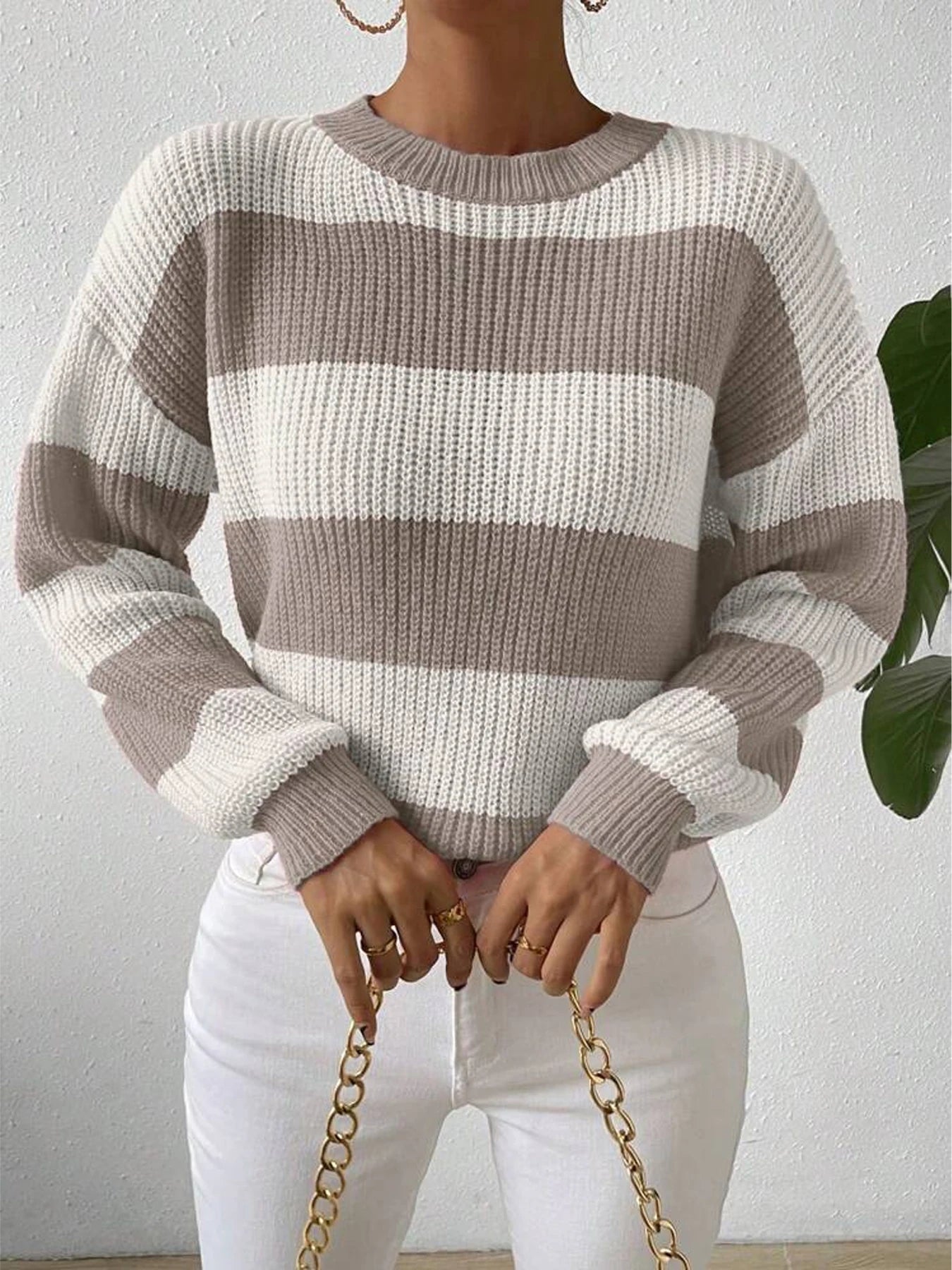 Women's autumn and winter contrasting striped round neck pullover knitted sweater