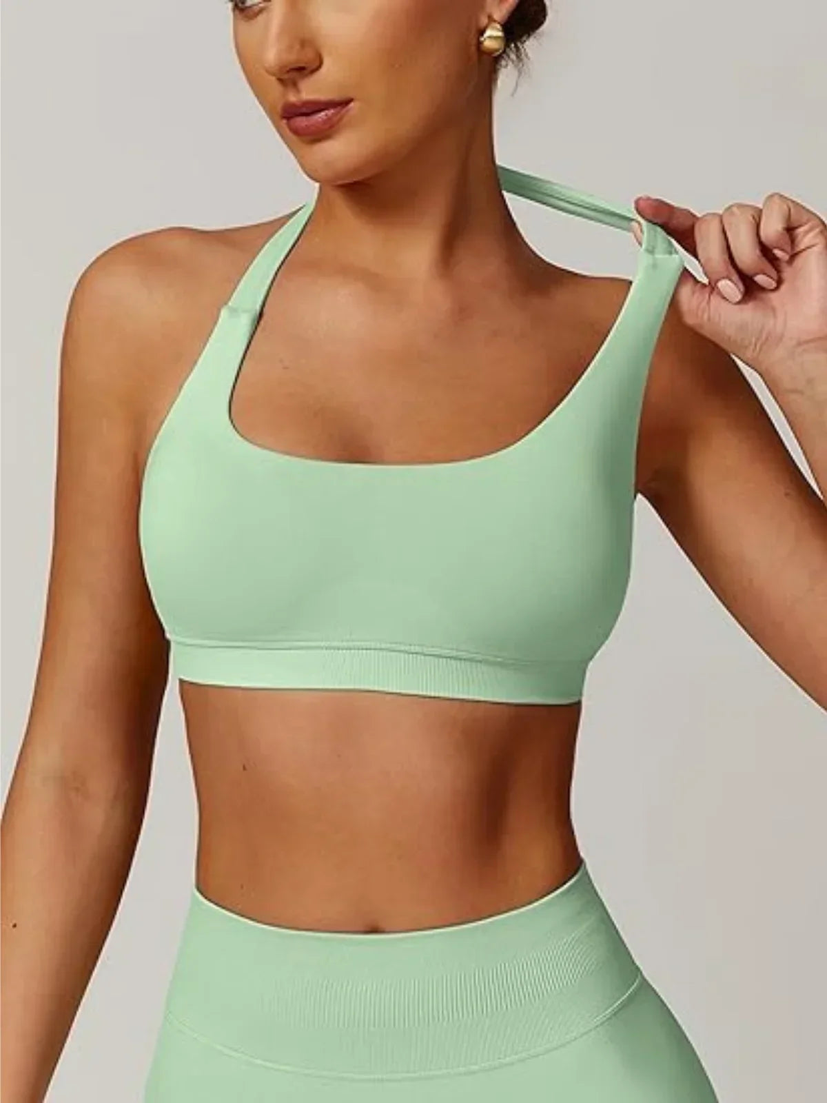Women's Gym Solid Color Sports Bra Sexy Tight Fitting Backless Seamless with Chest Cushion Vest Exercise Yoga Camisole Top