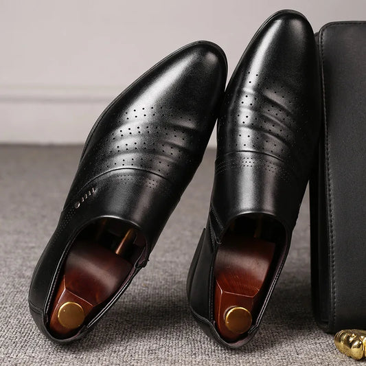 Zapatos Spring Men Leather Shoe Carved Business Formal Dress British Style Large Size Men Shoe Hollowed Out Perforated Men Shoes